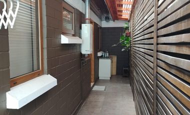 Casa en arriendo de 4 dormitorios c/ estacionamiento en Recreo