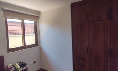 Casa en arriendo de 4 dormitorios c/ estacionamiento en Recreo