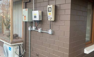 Casa en arriendo de 4 dormitorios c/ estacionamiento en Recreo