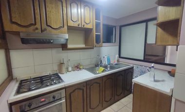 Casa en arriendo de 4 dormitorios c/ estacionamiento en Recreo