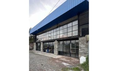 Se Arrienda Local Industrial con mezanine - Via Tebaida