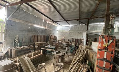 Se Arrienda Local Industrial con mezanine - Via Tebaida