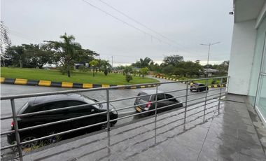 Se Alquila Local comercial en la Glorieta de los Naranjos