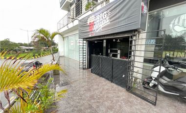 Se Alquila Local comercial en la Glorieta de los Naranjos