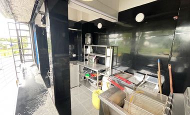 Se Alquila Local comercial en la Glorieta de los Naranjos