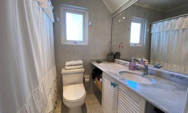 SE ARRIENDA CASA AMPLIADA 4D 3B