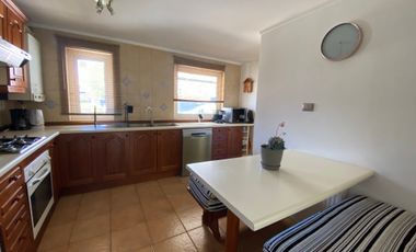 SE ARRIENDA CASA AMPLIADA 4D 3B