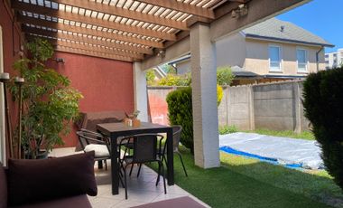 SE ARRIENDA CASA AMPLIADA 4D 3B