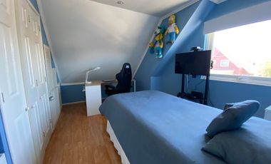 SE ARRIENDA CASA AMPLIADA 4D 3B