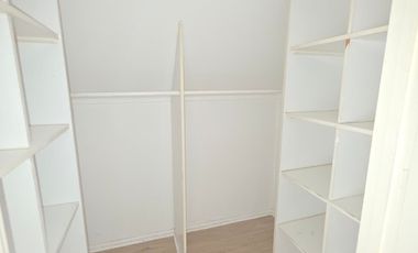 LINDA CASA REMODELADA DE 3 DORMITORIOS EN  LOMAS DE MIRASUR