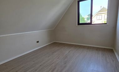 LINDA CASA REMODELADA DE 3 DORMITORIOS EN  LOMAS DE MIRASUR