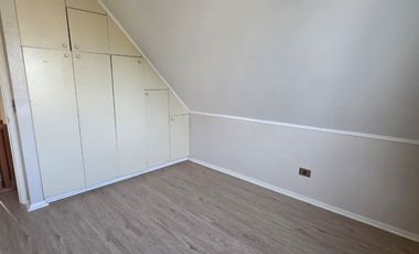 LINDA CASA REMODELADA DE 3 DORMITORIOS EN  LOMAS DE MIRASUR