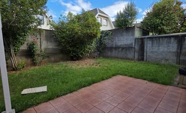 LINDA CASA REMODELADA DE 3 DORMITORIOS EN  LOMAS DE MIRASUR