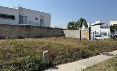 Venta Terreno en esquina, Casa Fuerte, Tlajomulco de Zuñiga