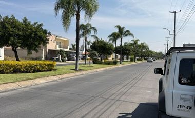 Venta Terreno en esquina, Casa Fuerte, Tlajomulco de Zuñiga