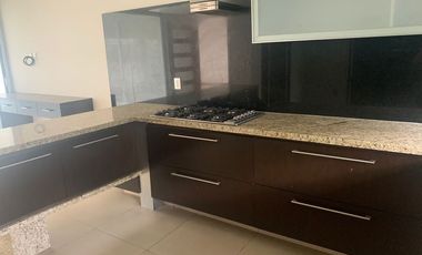 CASA EN RENTA FRACC.  PUERTA DEL BOSQUE, ZAPOPAN