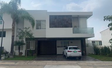 CASA EN RENTA FRACC.  PUERTA DEL BOSQUE, ZAPOPAN