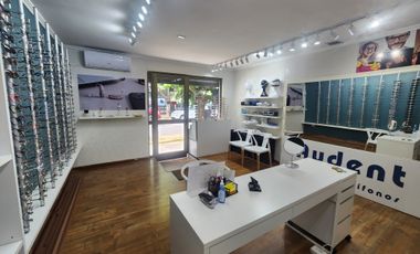 VENDEMOS LOCAL COMERCIAL LADO FLORERIA