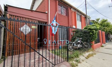 CASA  EN VENTA DE 2 PISOS EN QUILICURA 2D ,1B,1E