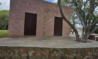 QUINTA EN VENTA CON CENOTE EN TAKAT, BACA.