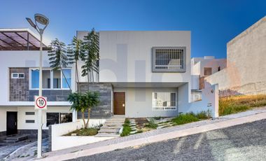 CASA EN VENTA EN PUNTA ESMERALDA EN CORREGIDORA