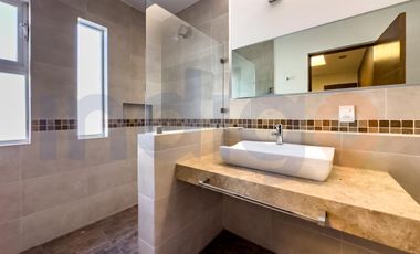 CASA EN VENTA EN PUNTA ESMERALDA EN CORREGIDORA