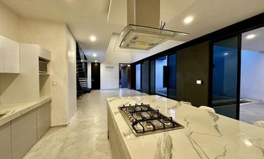 ESPECTACULAR CASA EN VENTA EN PRADERAS DEL MAYAB, CONKAL.