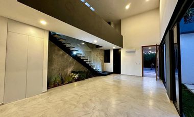 ESPECTACULAR CASA EN VENTA EN PRADERAS DEL MAYAB, CONKAL.