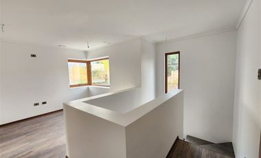 Casa en Arriendo en Condominio Mirador de Nogales, Machalí