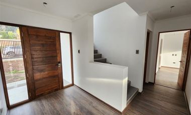 Casa en Arriendo en Condominio Mirador de Nogales, Machalí