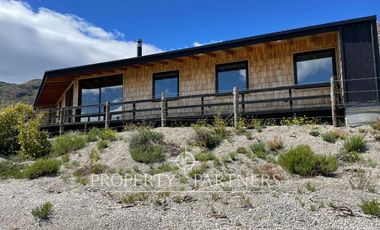 Patagonia, espectacular casa orilla lago General Carrera