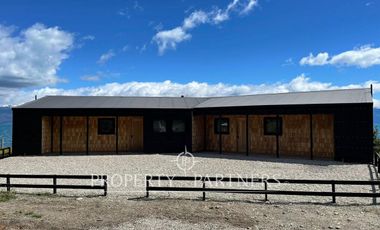 Patagonia, espectacular casa orilla lago General Carrera