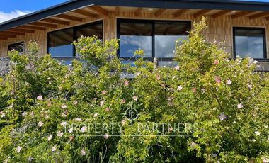 Patagonia, espectacular casa orilla lago General Carrera