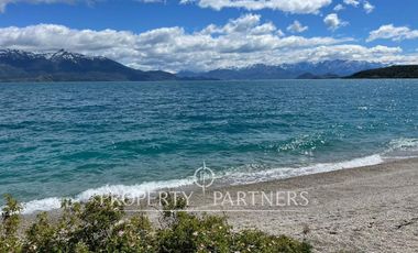 Patagonia, espectacular casa orilla lago General Carrera