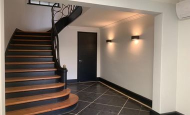 Preciosa casa comercial con oficinas impecables y en insuperable ubicación