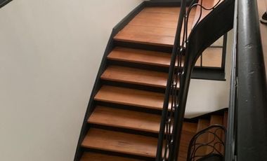 Preciosa casa comercial con oficinas impecables y en insuperable ubicación