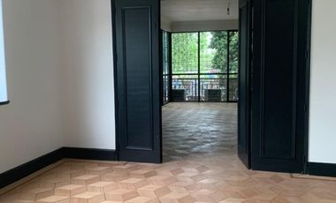 Preciosa casa comercial con oficinas impecables y en insuperable ubicación