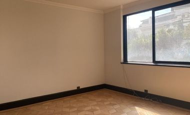 Preciosa casa comercial con oficinas impecables y en insuperable ubicación