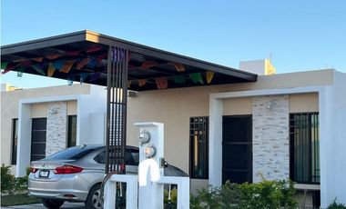 Renta Casa Semiamueblada en Paraíso Santa Fe de Un Piso Mérida Yucatán