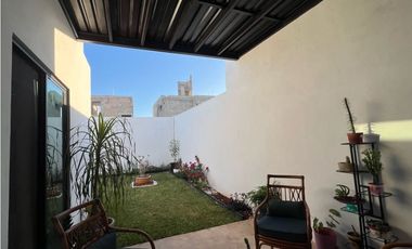 Renta Casa Semiamueblada en Paraíso Santa Fe de Un Piso Mérida Yucatán