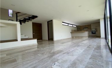 Casa nueva en renta en Miralta Residencial