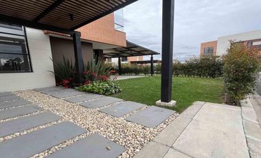 Casa remodelada para estrenar en Oikos Savanna Santa Clara – 112.88 m²