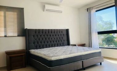 CASA EN RENTA MERIDA, CONKAL, PRIVADA BOTANICO, CON PANELES SOLARES, DISPONIBLE.