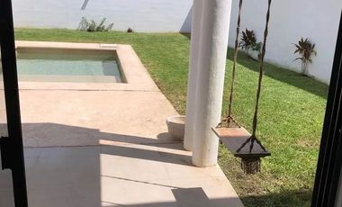 CASA EN RENTA MERIDA, CONKAL, PRIVADA BOTANICO, CON PANELES SOLARES, DISPONIBLE.