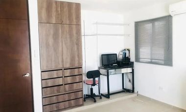 CASA EN RENTA MERIDA, CONKAL, PRIVADA BOTANICO, CON PANELES SOLARES, DISPONIBLE.
