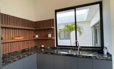 CASA EN VENTA MERIDA, CONKAL, PRIVADA TAMORA, ENTREGA INMEDIATA.