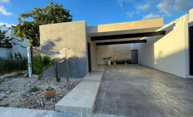 CASA EN VENTA MERIDA, CONKAL, PRIVADA TAMORA, ENTREGA INMEDIATA.