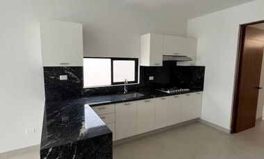 CASA EN VENTA MERIDA, CONKAL, PRIVADA TAMORA, ENTREGA INMEDIATA.