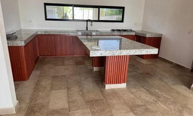 CASA EN VENTA MERIDA, CONKAL, PRIVADA VIVANTA, ENTREGA INMEDIATA.