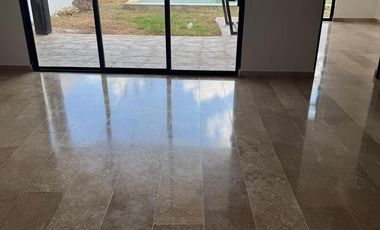 CASA EN VENTA MERIDA, CONKAL, PRIVADA VIVANTA, ENTREGA INMEDIATA.